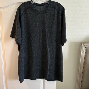 Lululemon men’s metal vent tech short sleeve